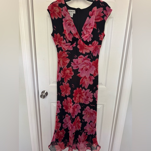 Dresses & Skirts - NWT Vintage California Krush Floral V‎ Neck Cap Sleeve Dress Women's Size 12